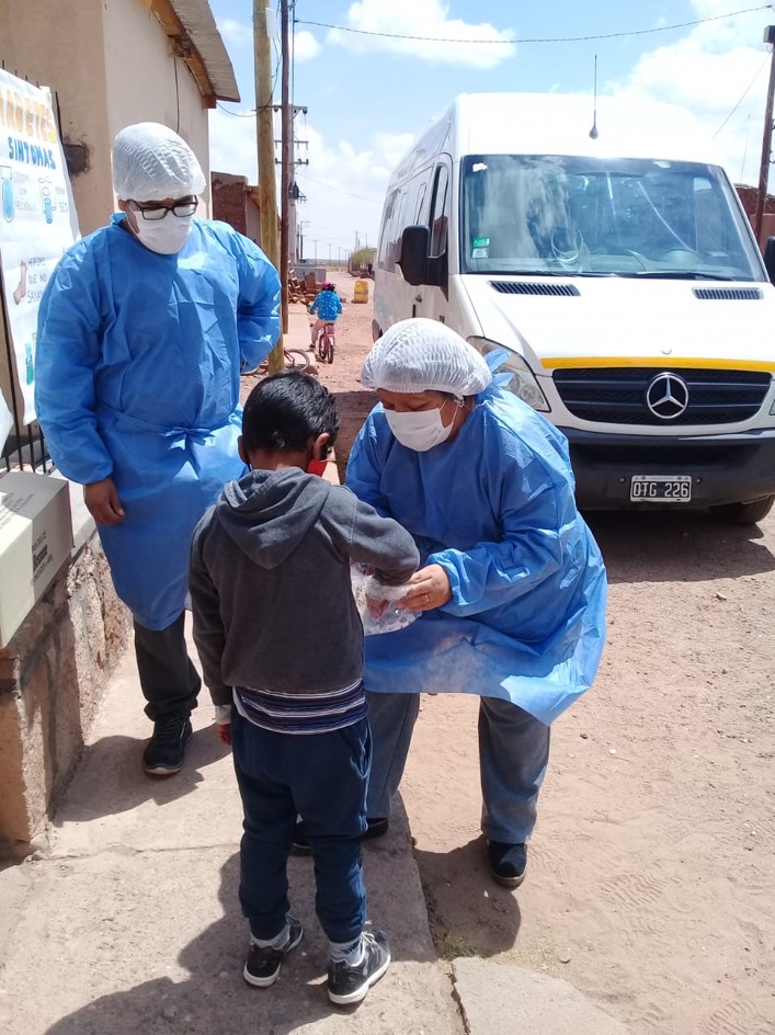 與當地醫(yī)院合作，開展健康預防檢測